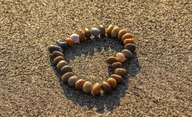 heart-rhinestones-sand-beach-122445